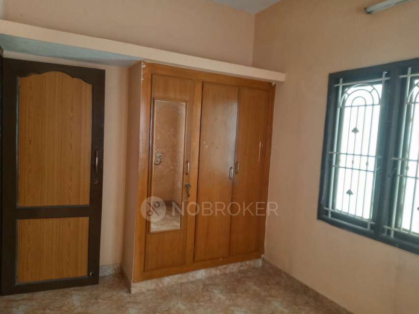 1 BHK Flat In Purushartha Building for Rent  In Perumbakkam