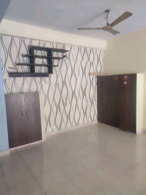 1 BHK Flat In Rajnis New Life for Lease  In 15, Arcot Rd, Opp. Saravana Bhavan Hotel, Karpaga Vinayagar Colony, Valasaravakkam, Chennai, Tamil Nadu 600116, India
