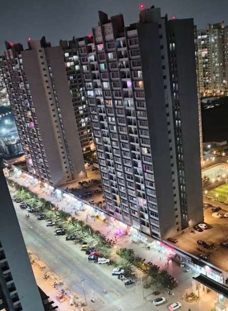 Shared Room for Female In 3 BHK  In R 13 Aros In Life Republic