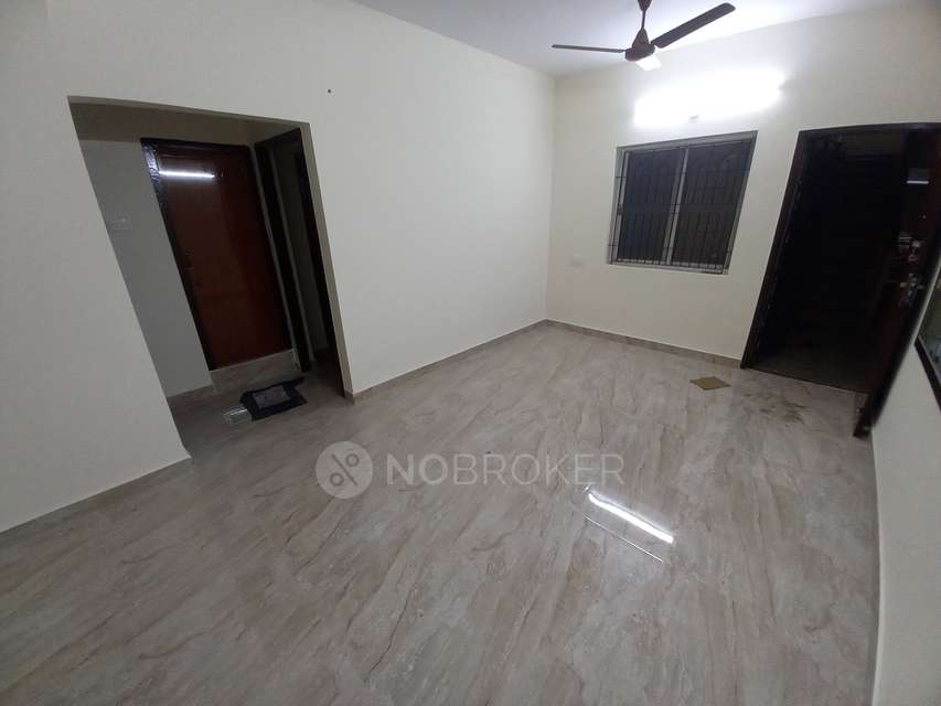 2 BHK Flat In Saravana Apartments For Sale  In Vadapalani