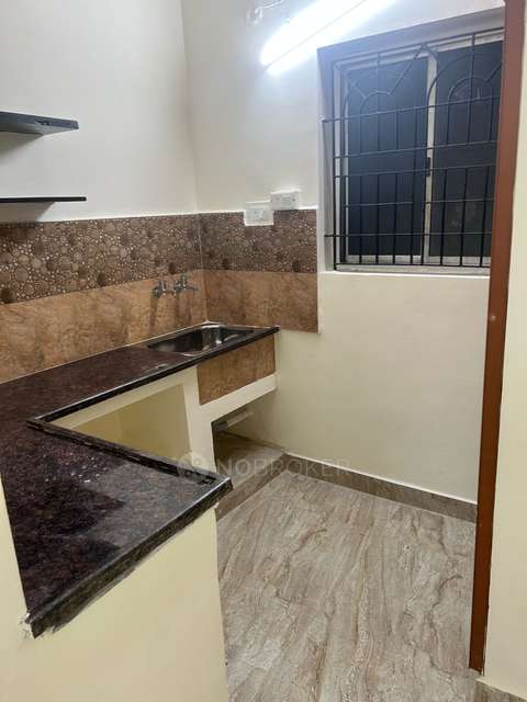 2 BHK Flat In Saravana Apartments , Vadapalani For Sale  In Saravana Apartments