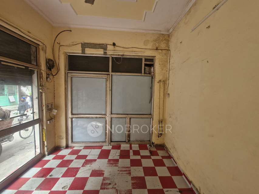 Shop in Sant Garh, Delhi for Rent 