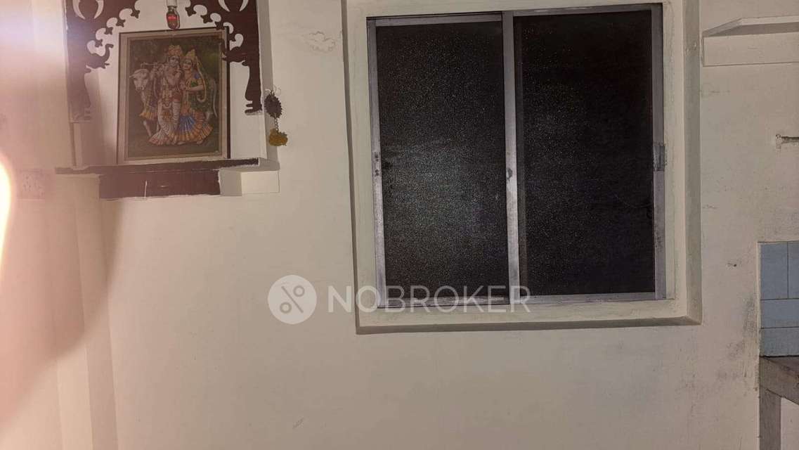 Shared Room for Female In 1 BHK  In  Aundh