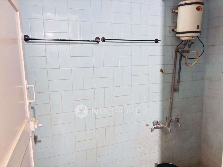 Shared Room for Female In 1 BHK  In  Aundh