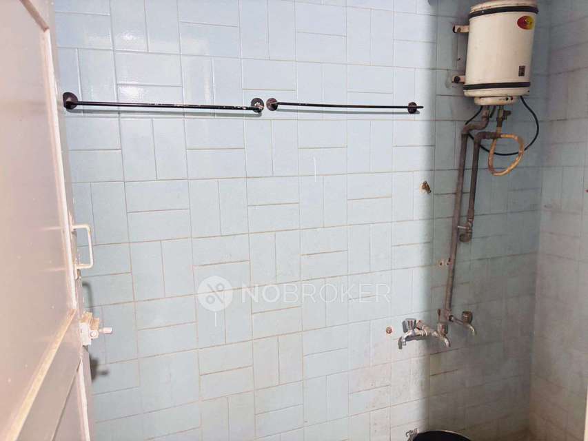 Shared Room for Female In 1 BHK  In  Aundh