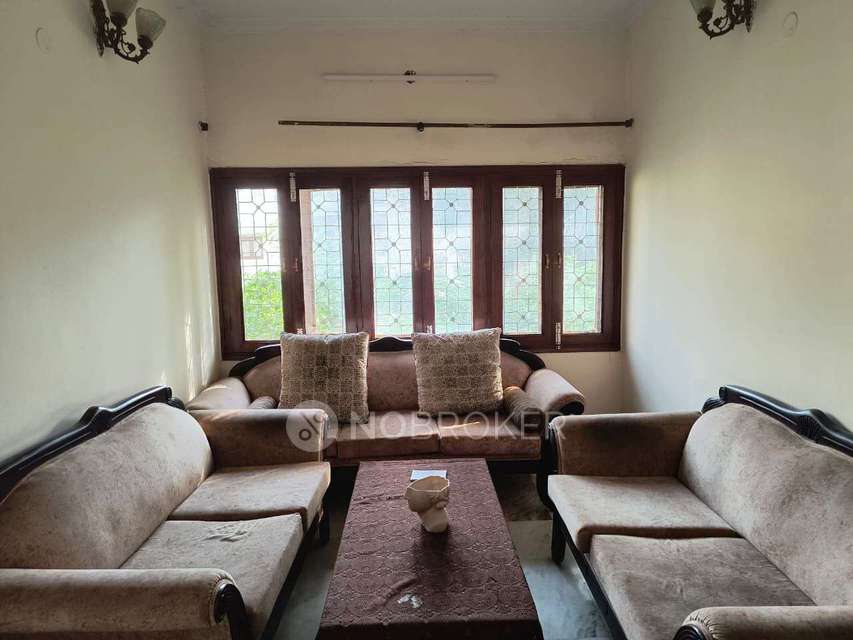 Single Room for Male In 3 BHK  In Standlone Building In Munirka