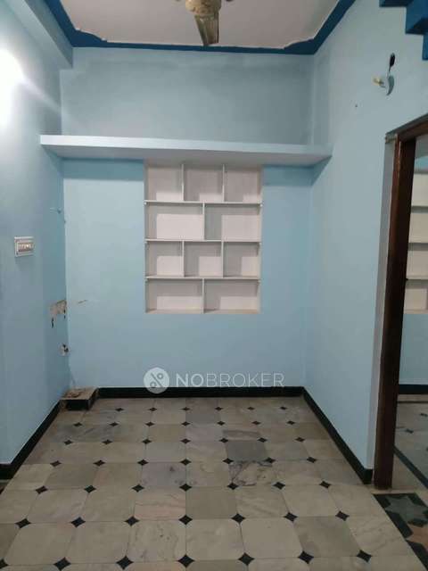 2 BHK Flat In Standalone Building  for Rent  In Halasuru