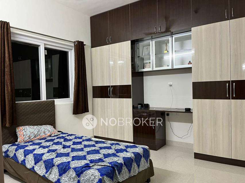 Shared Room for Female In 2 BHK  In Prestige High Flied In Nanakramguda