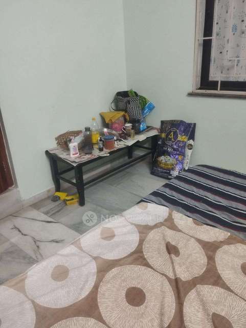 Shared Room for Female In 4 BHK  In Maqshood Enclave In Tolichowki