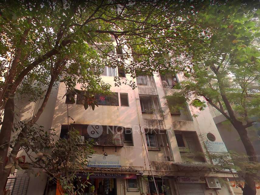 1 RK Flat In Hansgeet Co-operative Housing Society For Sale  In Ghatkopar East