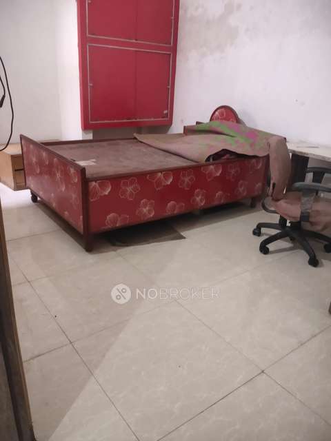 1 RK House for Rent  In Sector 62a
