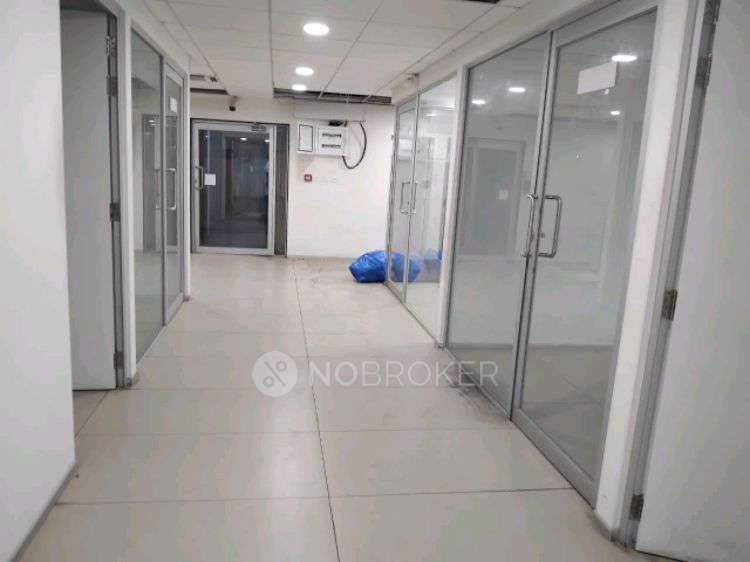 Office Space in Linking Road, Mumbai for Rent 