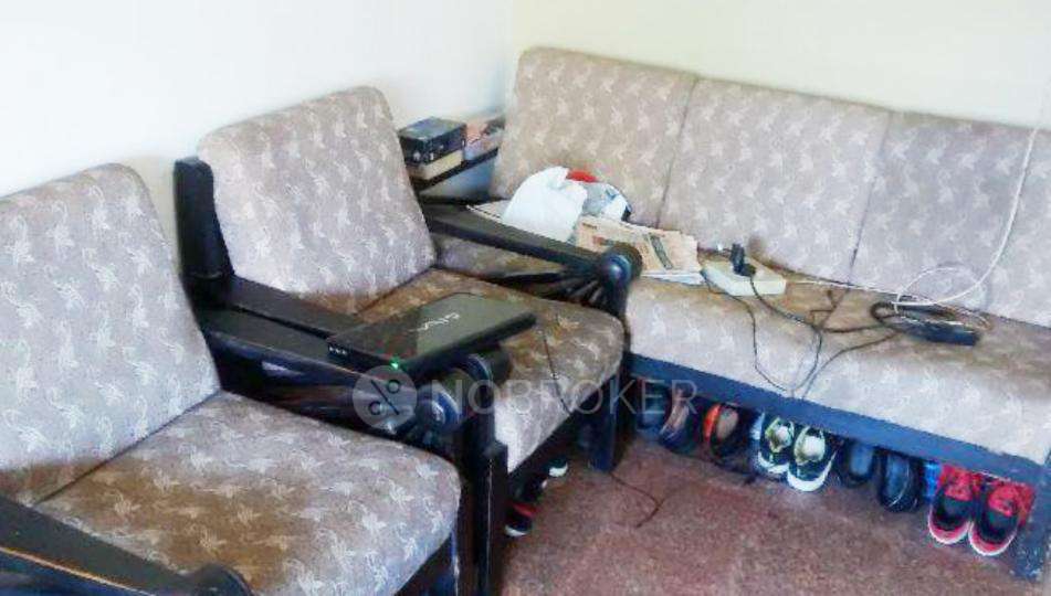 Single Room for Female In 2 BHK  In Standalone Building  In Andheri West