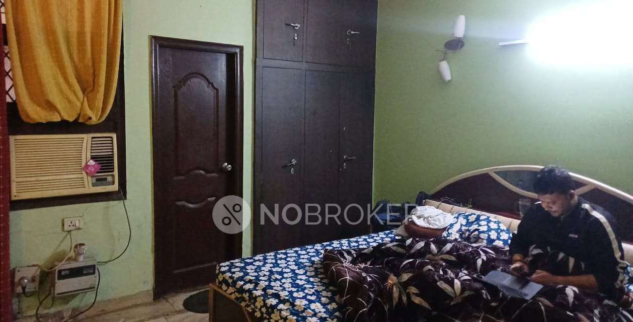 Shared Room for Male In 2 BHK  In Sector 61 