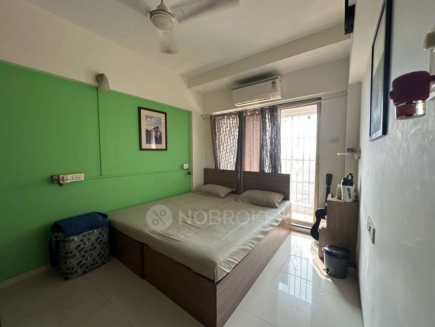 Single Room for Male In 3 BHK  In Geetanjali Apartment Bandra In Bandra East
