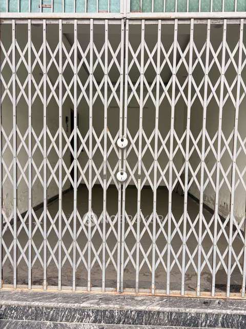 Shop in Indirapuram, Ghaziabad for Rent 