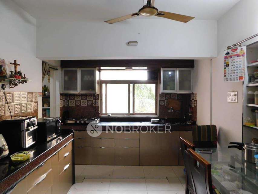 Shared Room for Female In 4 BHK  In Fortaleza Chsl In Kalyani Nagar