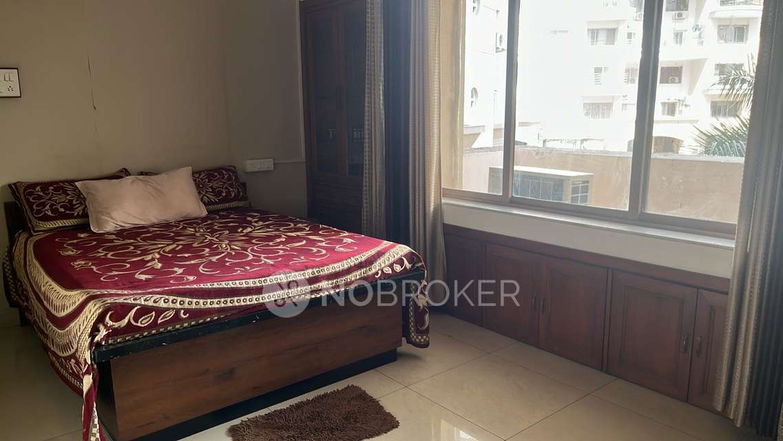 Shared Room for Female In 3 BHK  In Fortaleza Chsl In Kalyani Nagar
