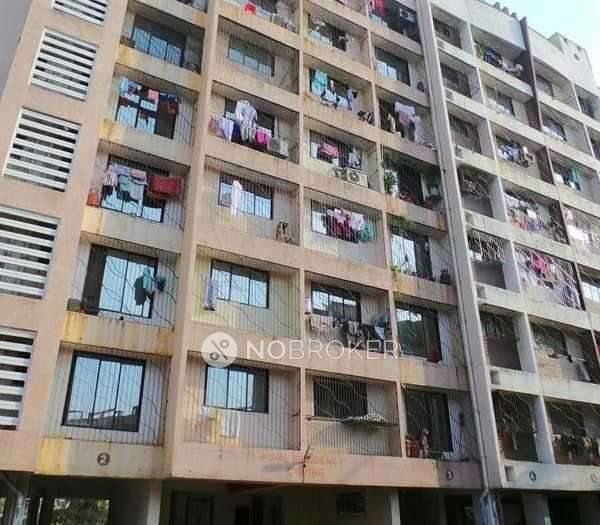 1 RK Flat In Royal Co. Ho. Society For Sale  In Thane West