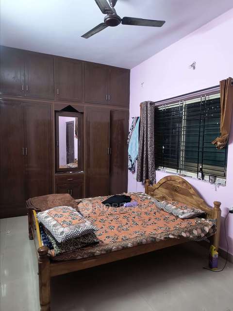 Single Room for Female In 2 BHK  In Upkar Oakland Appartment , In Upkar Oakland Apartment