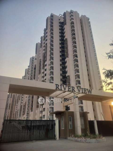 Single Room for Female In 3 BHK  In Amrapali Riverview In Greater Noida W Rd, Opp. D-mart, Techzone 4, Amrapali Leisure Valley, Greater Noida, Uttar Pradesh 201318, India