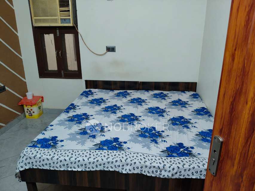 Shared Room for Female In 2 BHK  In 11295, Gali No. 13, Near Lotus Apartment, Sector 15, Patel Nagar, Gurugram, Haryana 122001 In Deepa Ki Rasoi