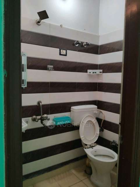 2 BHK Flat In Dlf Ankur Vihar For Sale  In Ghaziabad, Ghaziabad District, India