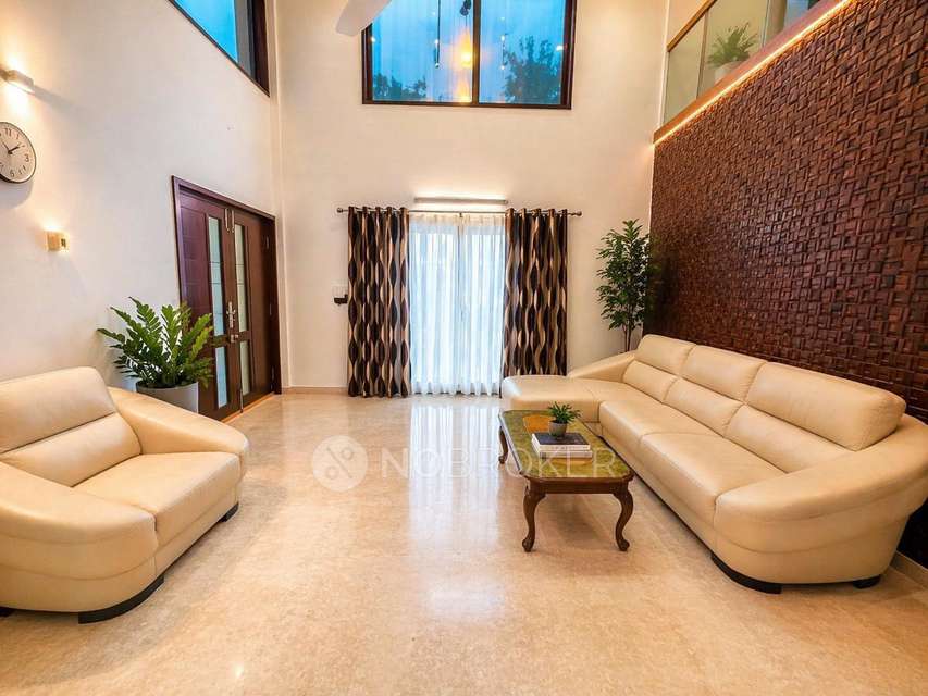 4+ BHK House For Sale  In Neelankarai,