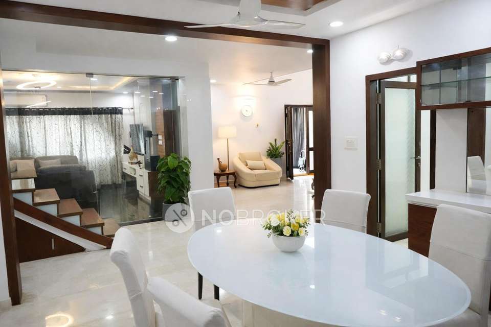 4+ BHK House For Sale  In Neelankarai,