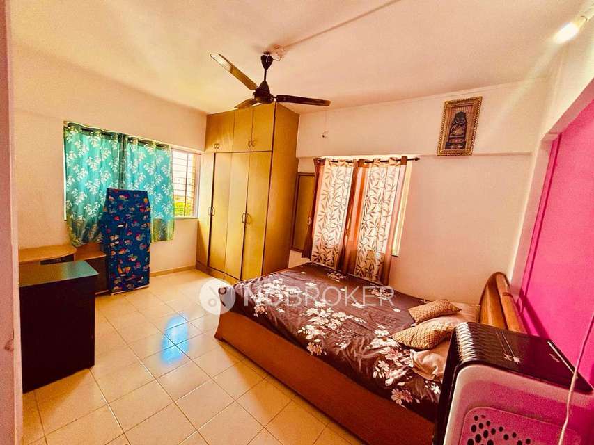 2 BHK Flat In Dreams Estate for Rent  In Hadapsar, Pune