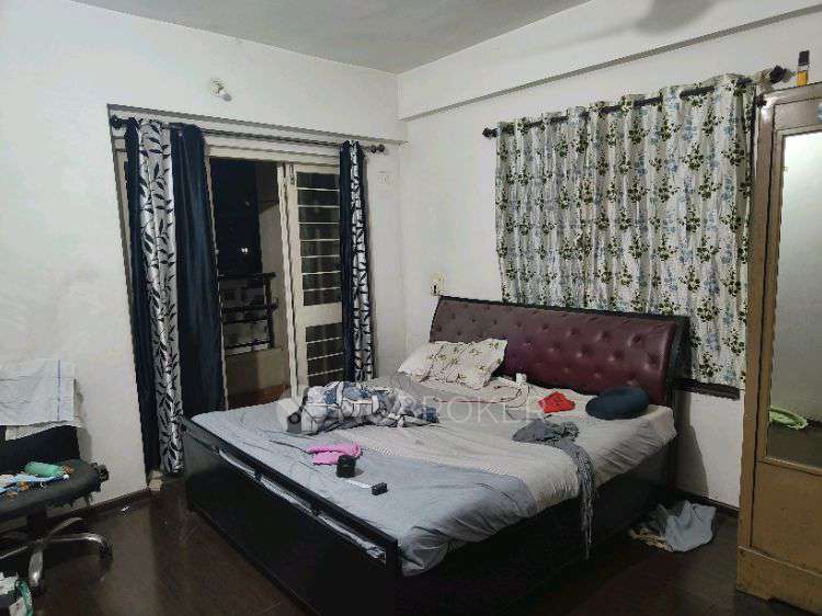 Single Room for Male In 2 BHK  In Ozone Springs In Wakad
