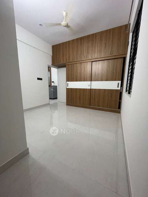 Single Room for Male In 2 BHK  In Yemalur, Bellandur