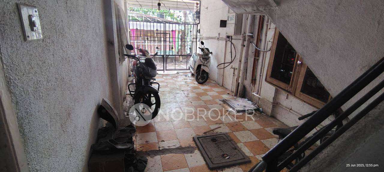 Shared Room for Male In 2 BHK  In Dattawadi