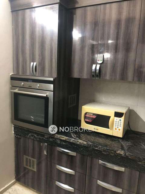 2 BHK Flat In Royal White House Apartment For Sale  In Vasant Kunj