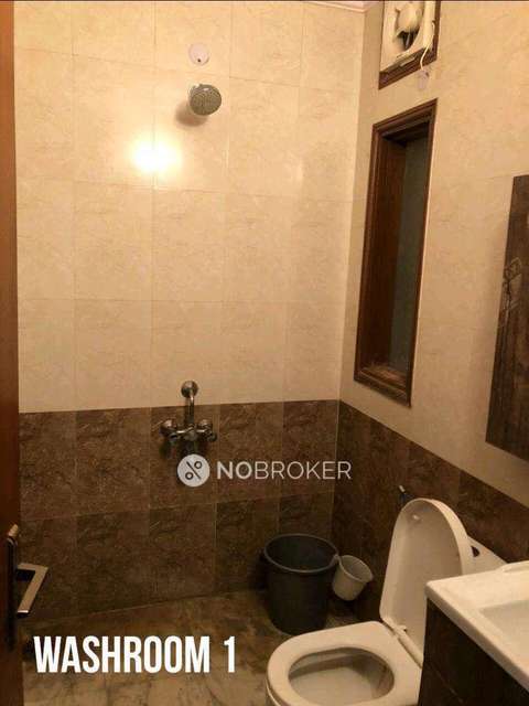 2 BHK Flat In Royal White House Apartment For Sale  In Vasant Kunj