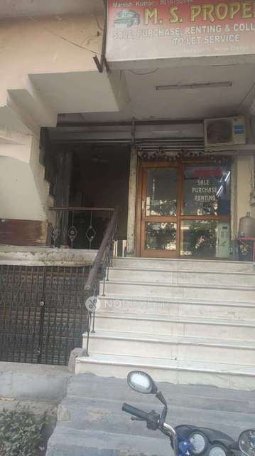 Godown/Warehouse in Lajpat Nagar, Delhi for sale 