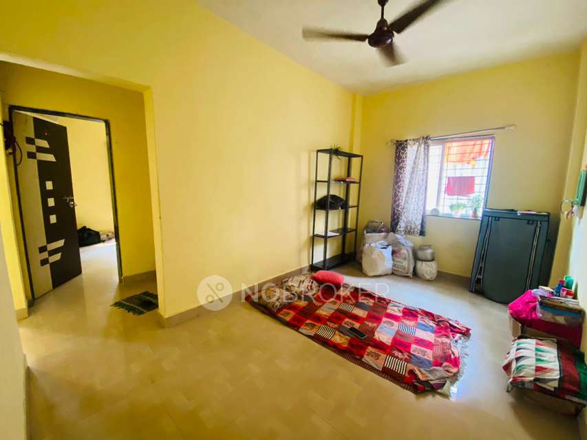 Shared Room for Female In 1 BHK  In Karve Nagar