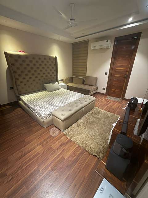 4 BHK Flat For Sale  In East Punjabi Bagh