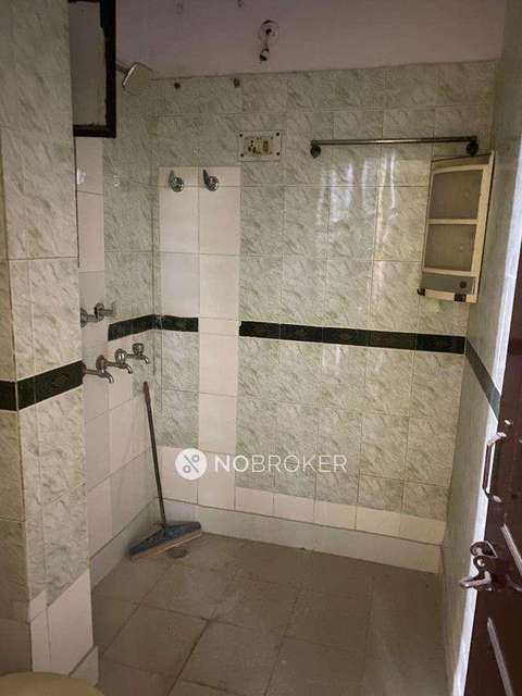 1 BHK Flat In Standalone Building  For Sale  In Janakpuri