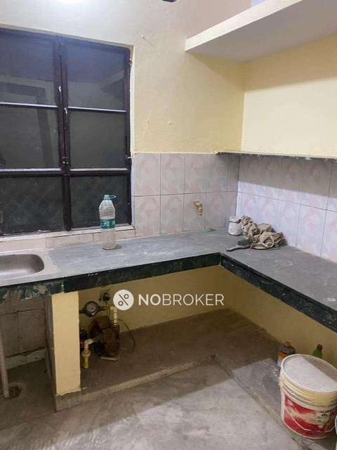 1 BHK Flat In Standalone Building  For Sale  In Janakpuri