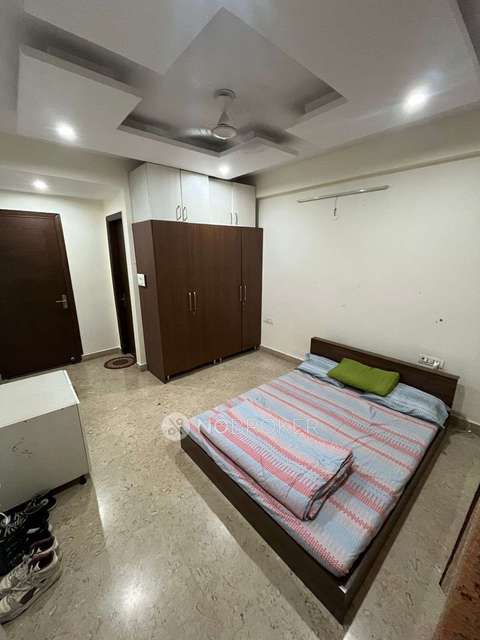 Single Room for Male In 3 BHK  In Sector 23