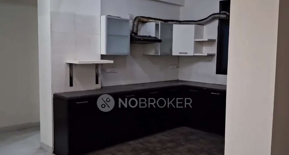 4 BHK Flat In Prithvi Apartments, Sector 52 for Rent  In Sector 52