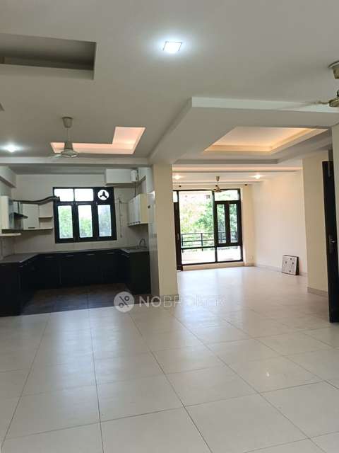 4 BHK Flat In Prithvi Apartments for Rent  In Sector 52