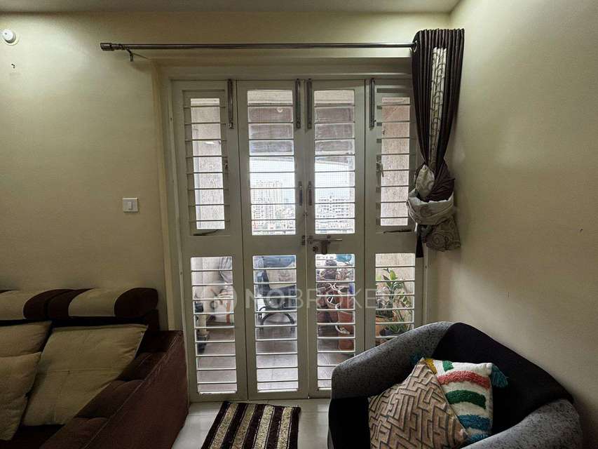 Single Room for Female In 2 BHK  In La Melosa In Wakad