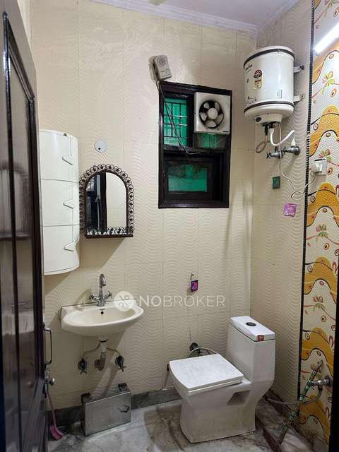4 BHK Flat In Rohini Sector 22  Near Mahraja Aggresion  College Pocket 6 For Sale  In Rohini