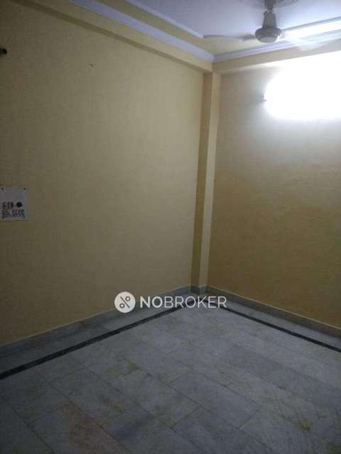 2 BHK Flat In Standalone Buidling For Sale  In Pandav Nagar
