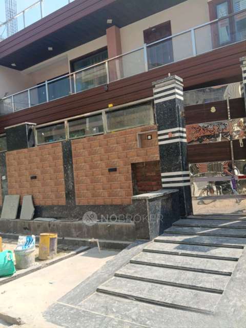 PG for Girls in Sector 63 A