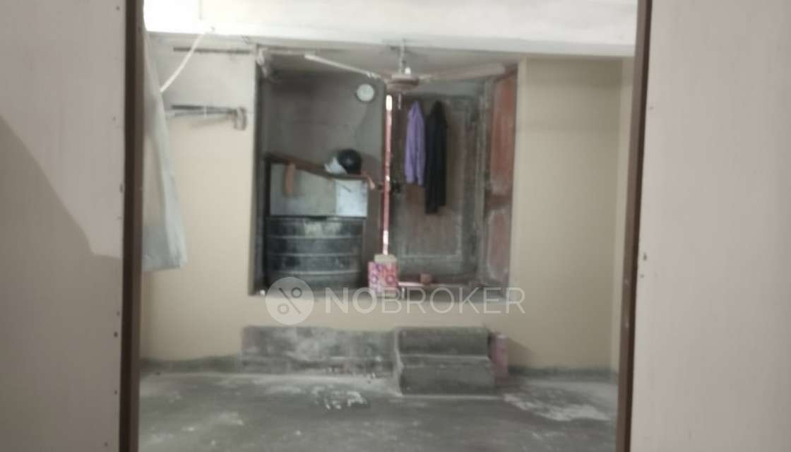 Godown/Warehouse in Bhola Nath Nagar, Delhi for sale 