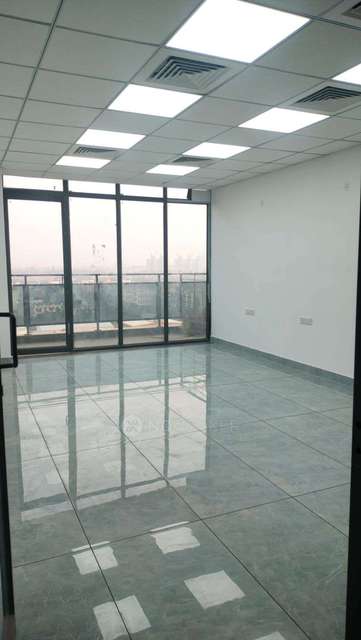 Office Space in I-thum's Galleria Mall, Greater Noida for Rent 
