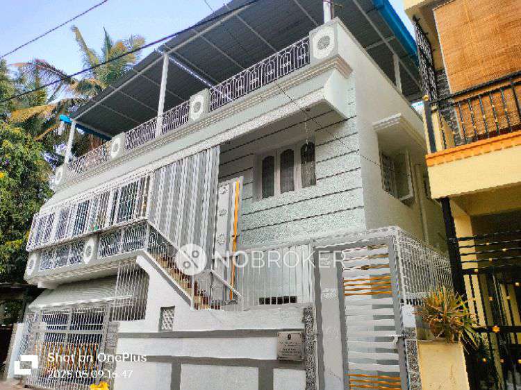 Single Room for Male In 3 BHK  In  Vinayaka Nagar